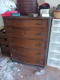 Art Deco chest of drawers