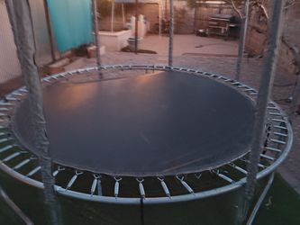 10' Trampoline (Needs Mat Replacement)