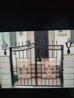 Custom gate