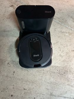 Shark Robot Vacuum with Self Empty Base