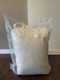 Brand New Hearth And Hand King Size Comforter Set