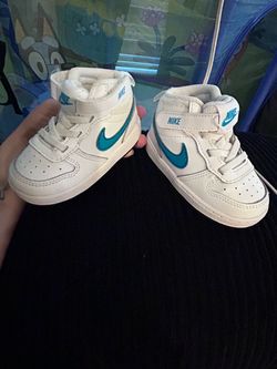 Toddler shoes 6c