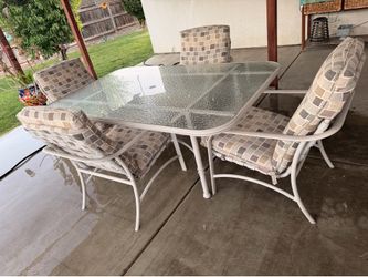 Patio Glass Table / 4 Chairs