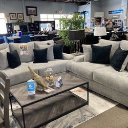 grey sofa loveseat 🩶✨ $2,599