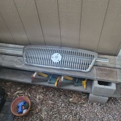 2004 Mercury Grand Marquis Grill