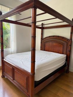 King size bedroom set ( deliver available)