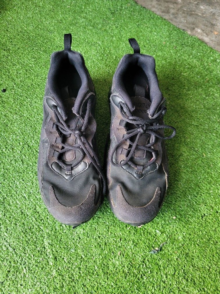 Nike Air React 270 Size 6.5Y