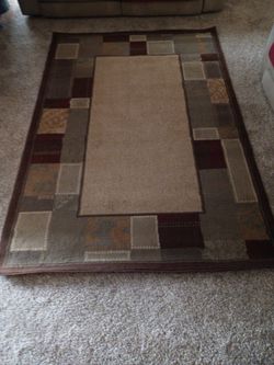 2 Area Rugs 6'x8' Beautiful! $60 each. Cash only.