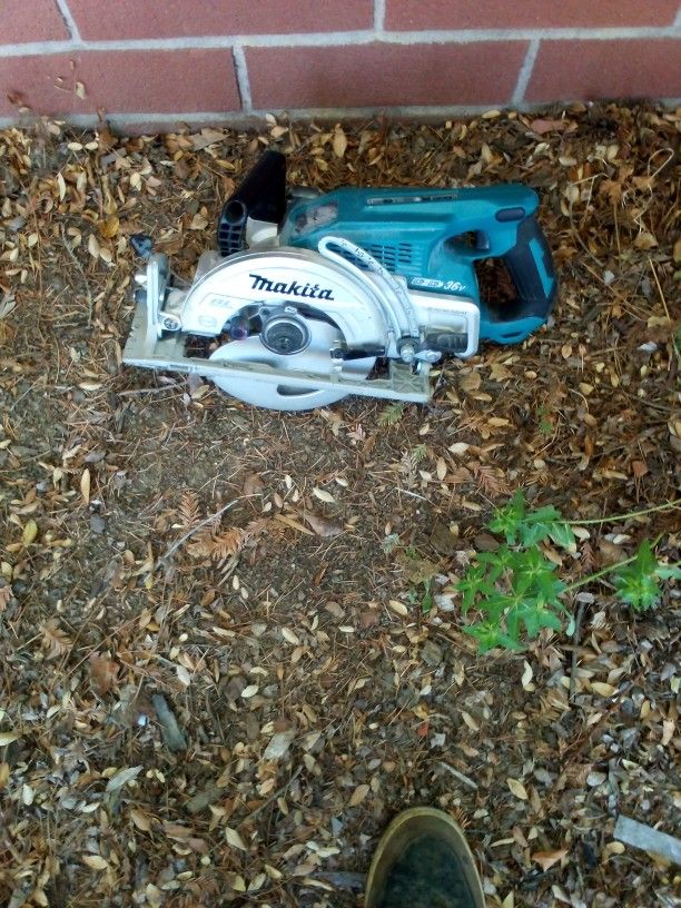 Cordless Makita 36 Volt Worm Drive Saw