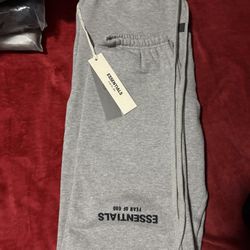 Essentials Sweatpants Size Medium 