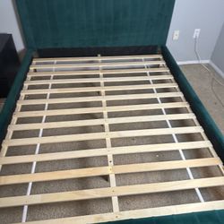 Queen Velvet Queen Bed (Modern Upholstered)