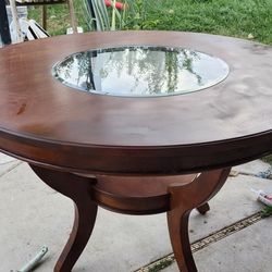 4 Seater Round Oak Table With Glass Center $50