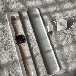 Pink Apple Watch Series 4