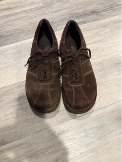 Men’s suede shoe