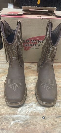 Women’s boots redwings waterproof Sz 8 D steel toe