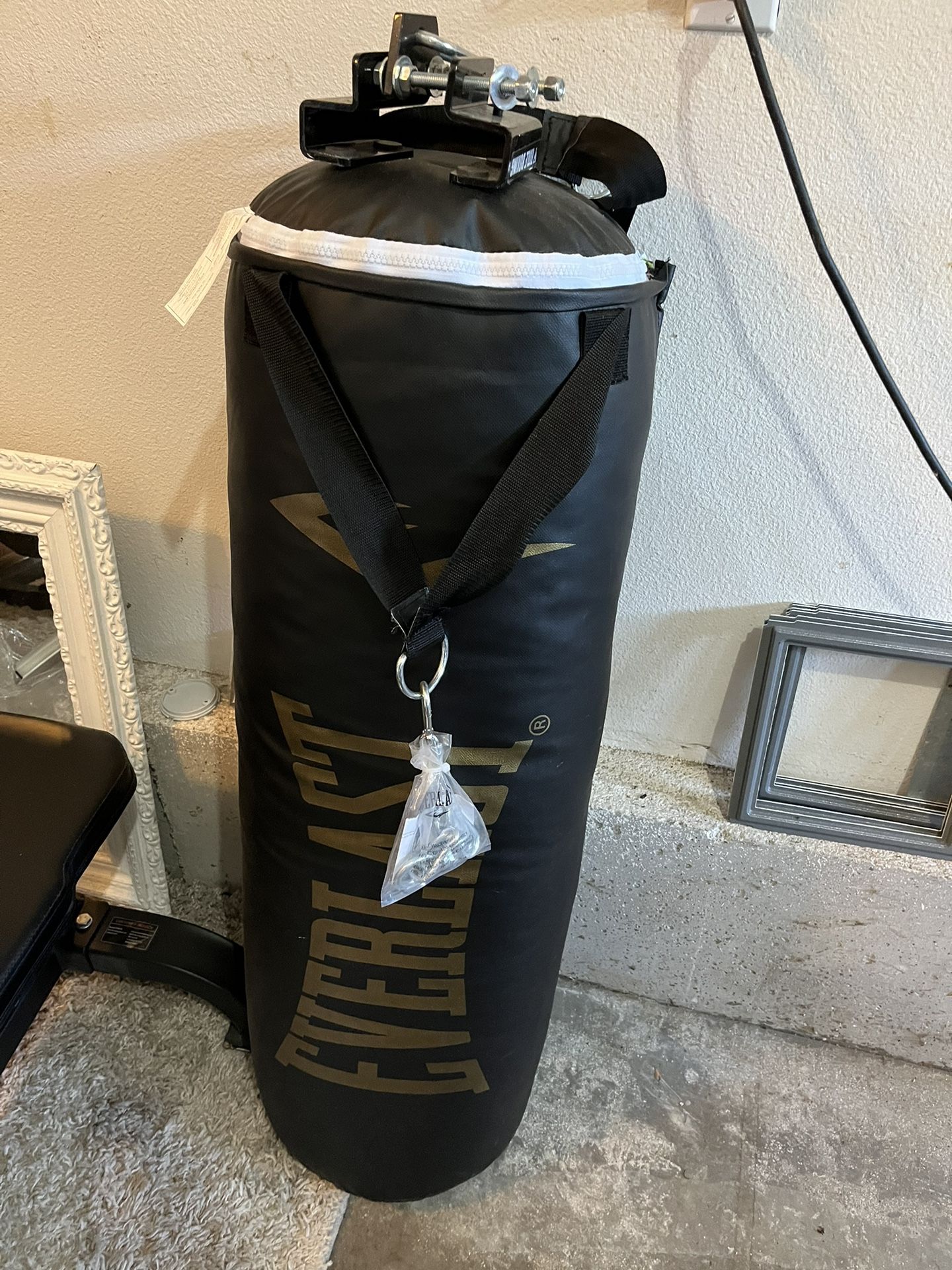 Everlast Heavy Bag