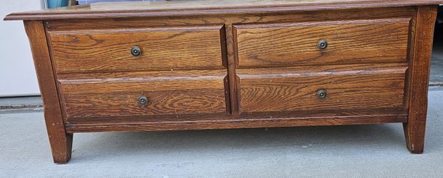 Coffee Table With Side Tables.