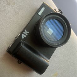 Digital camera 