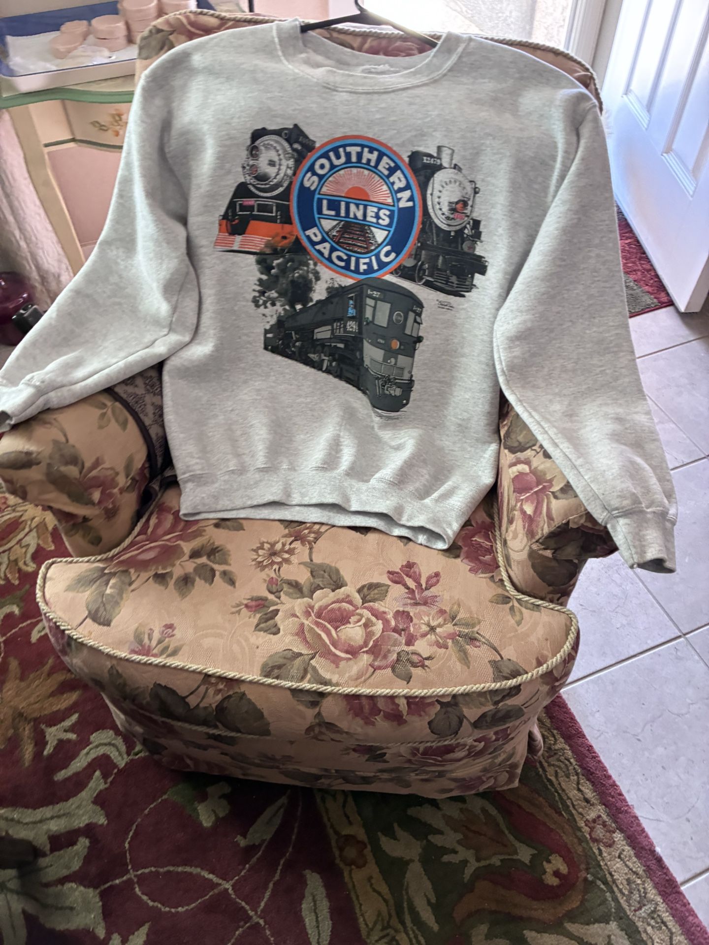 Collectible Southern Pacific Railroad Sweat Shirt