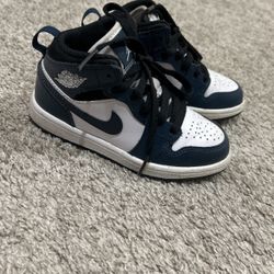 Jordan 1 Mid 