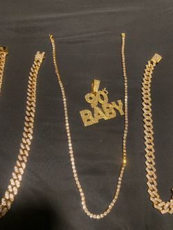 Chains and pendant