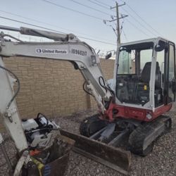 🌟 2019 Takeuchi TB240C Mini Excavator – 2,625 Hours – $33,903 OBO 🌟