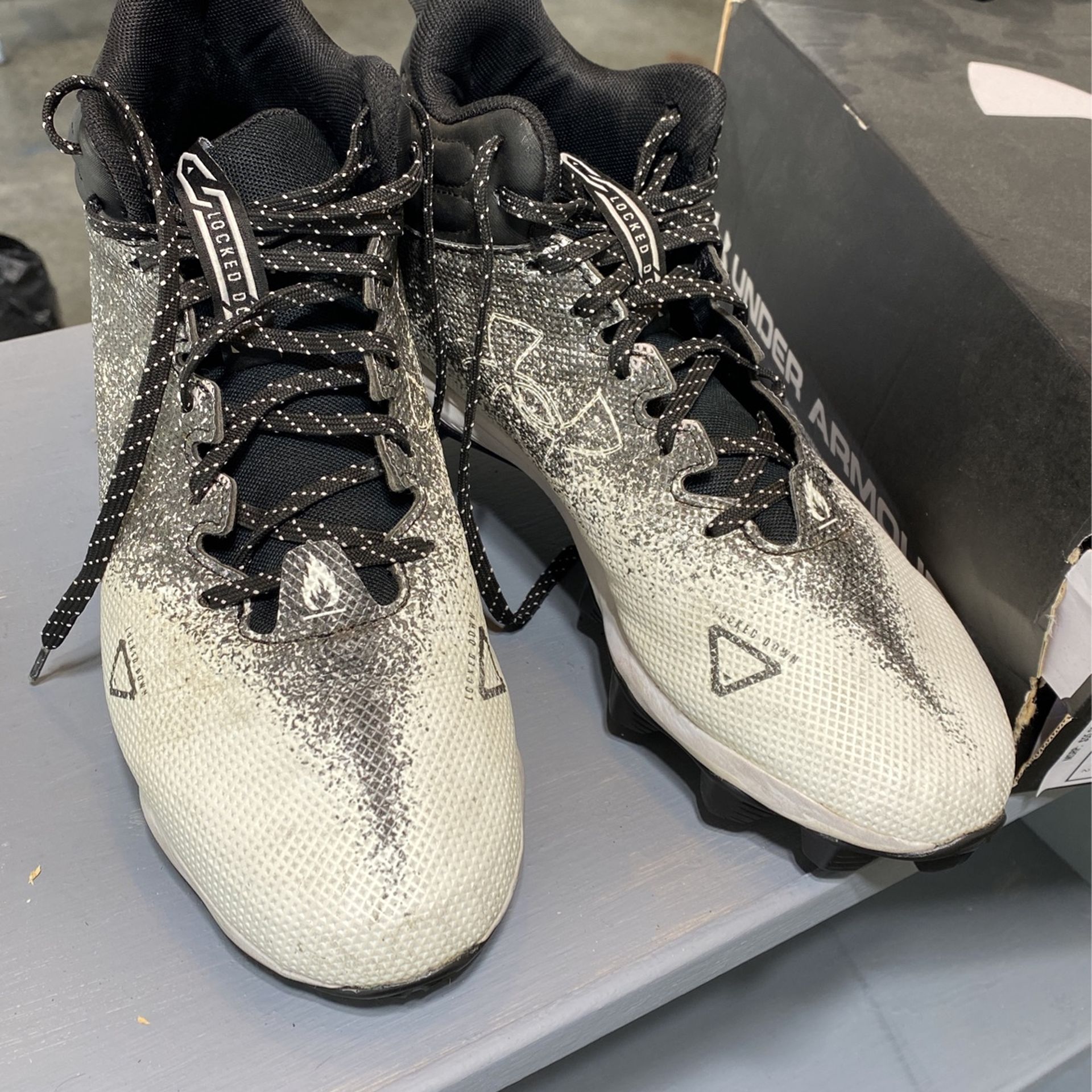 Football Shoes Size 9.5