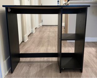 Black Desk