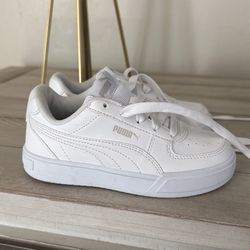 12 Youth Puma White Sneakers