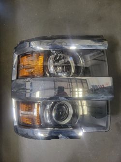 2018 Chevy 2500 HD Passenger Headlight