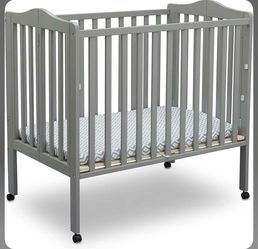 Crib on wheels and playpen