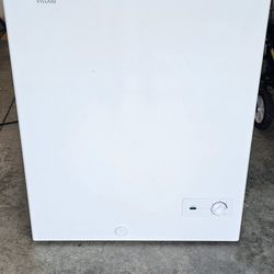 Vissani Freezer 7.0 cu Ft. With LED light.