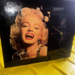 marilyn monroe Wall clock