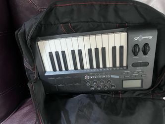 Axiom 25 Piano/ Keyboard