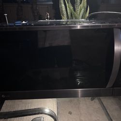 LG Over the Range Electric Microwave Oven