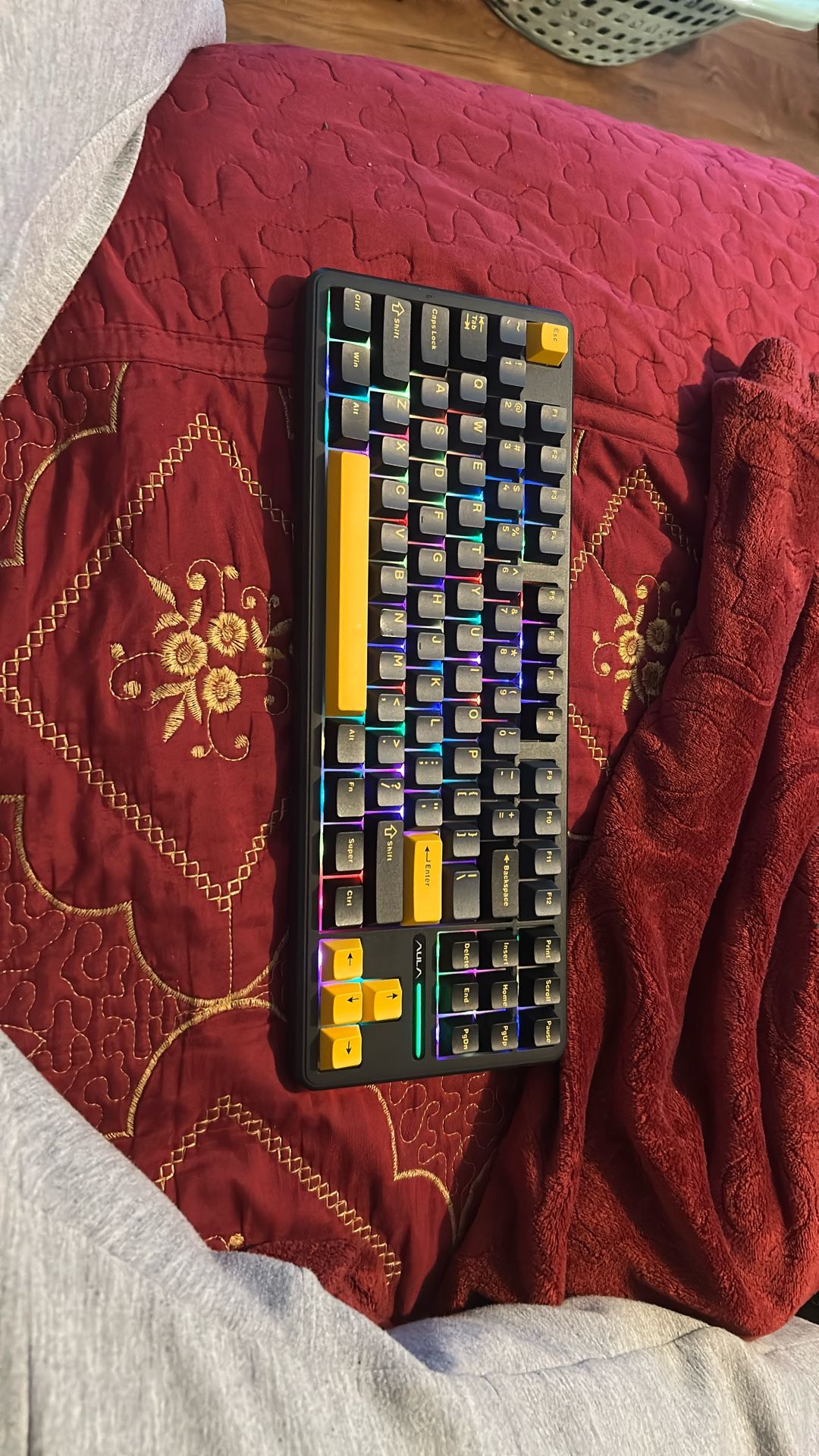 Aula F 87 a lot of RGB wireless, and wired and Bluetooth mechanical keyboard