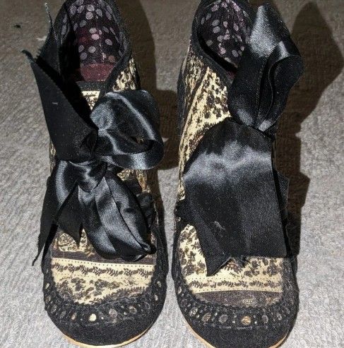 Irregular Choice Size 9 Victorian Heels
