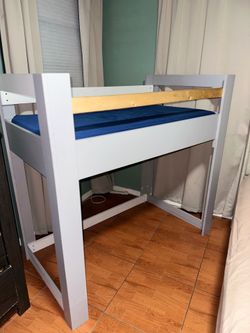 Toddler loft bed