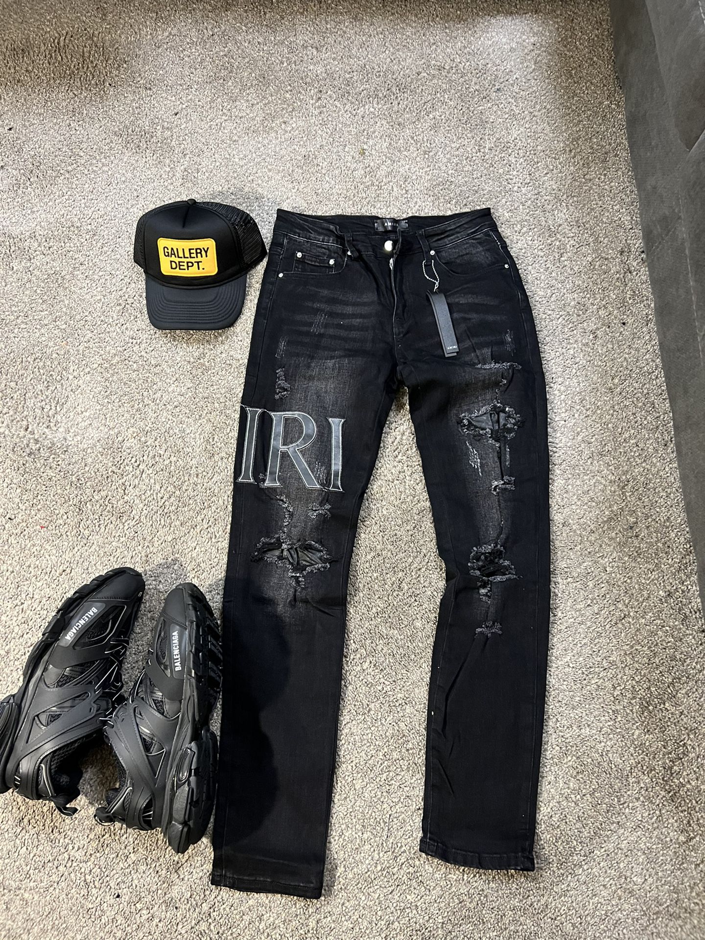 lure Brug for ært Amiri Jeans Size 30,32,33,34 for Sale in Southfield, MI - OfferUp
