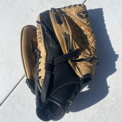  Good Condition Mizuno 10” Size Youth (Lefty) Glove