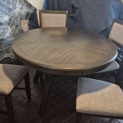 Wooden Table With Chairs 