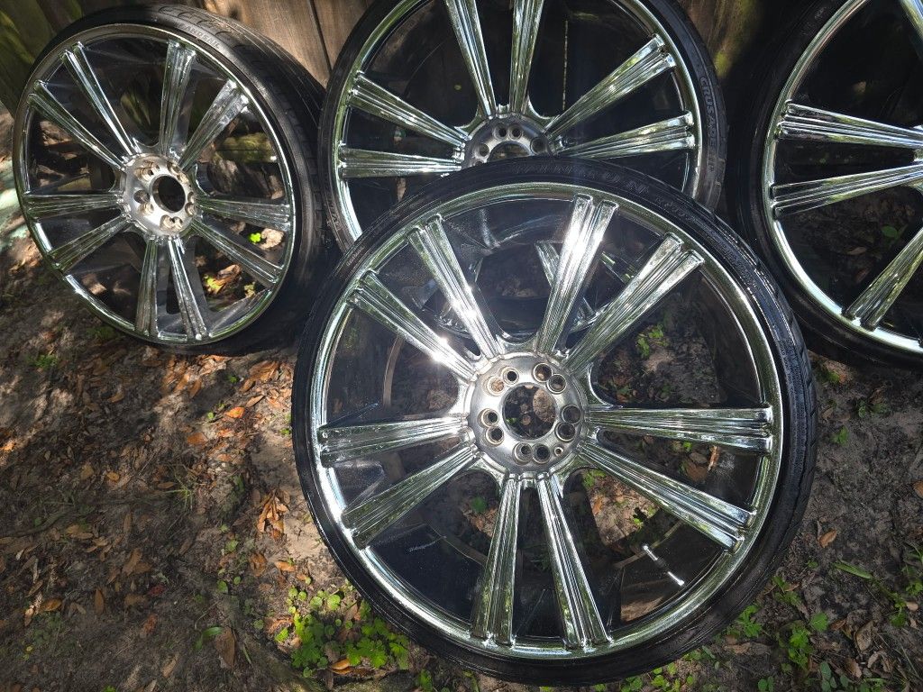 22 Inch Rims No Center Caps $400