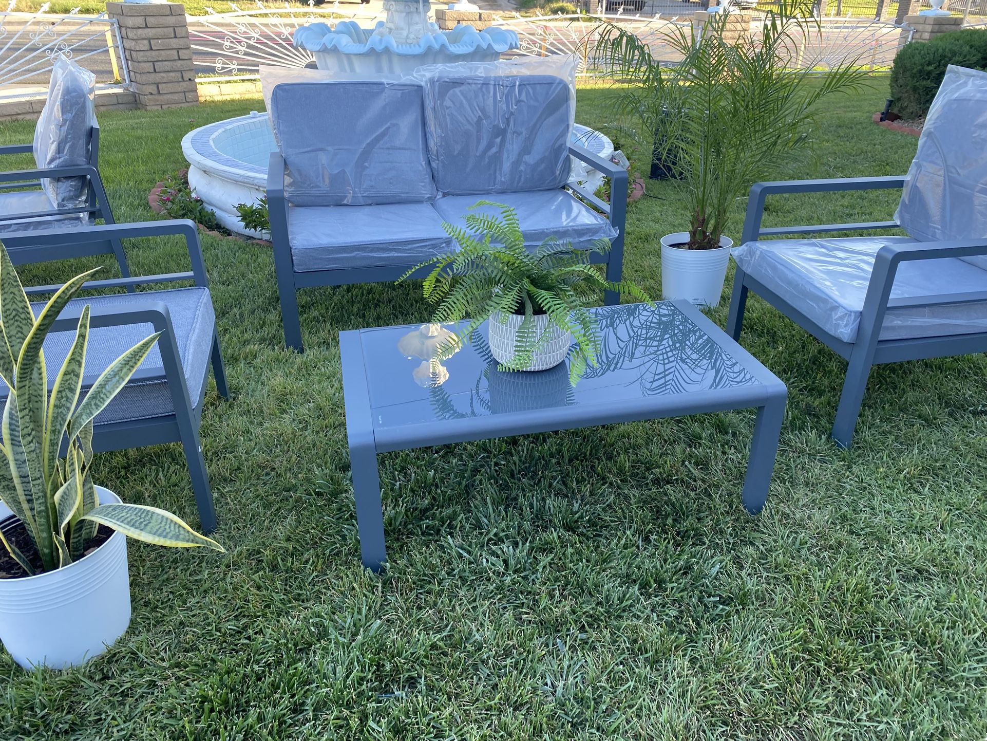 4 Pcs Brand New Aluminum Patio Set Ion Box
