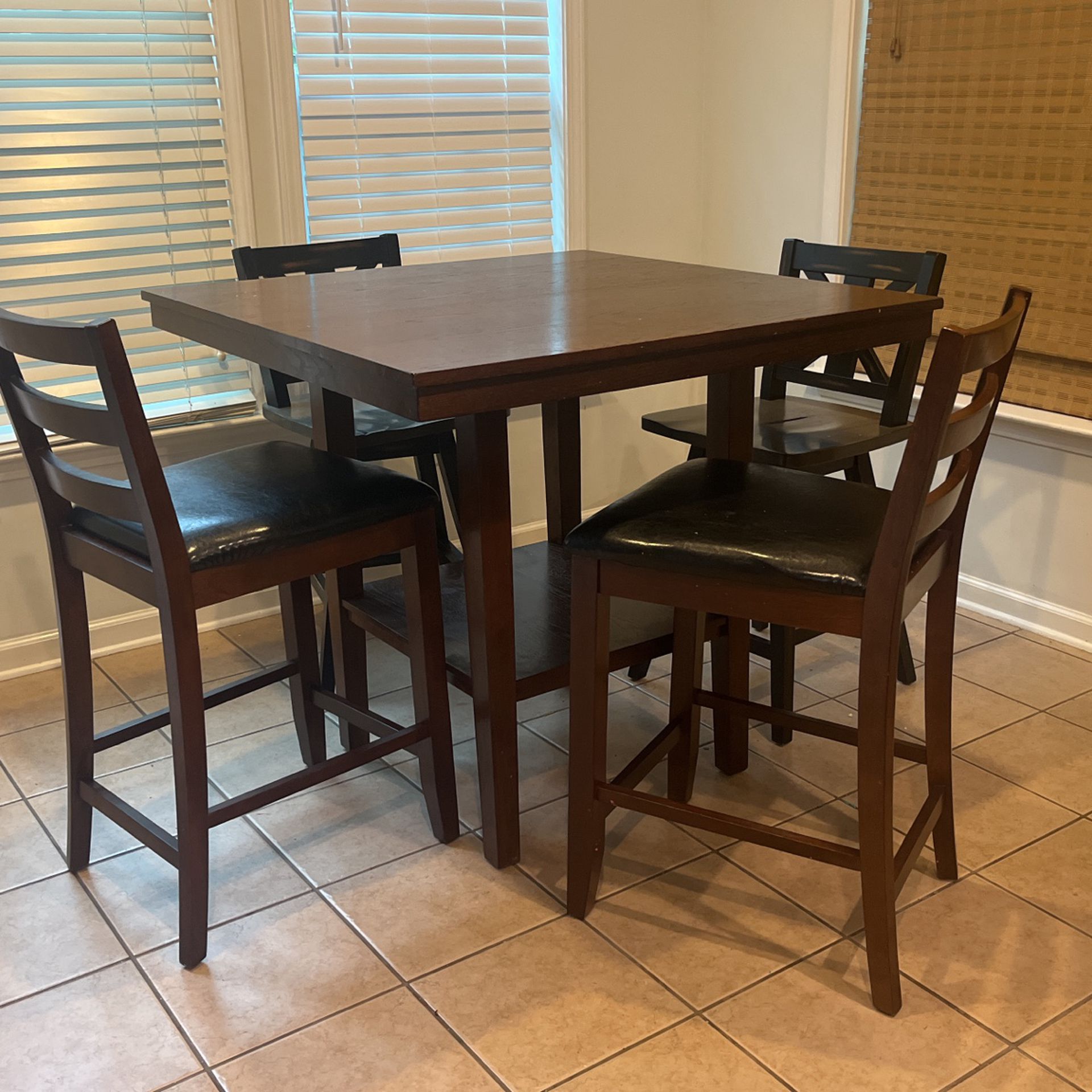Breakfast Table With 4 Chairs 