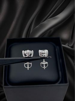 2.04 Carat weight lab-Grown Diamond Earrings