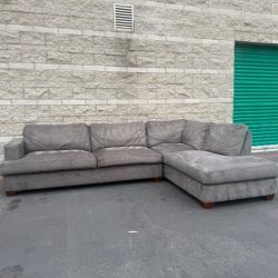 Gorgeous Costco Sectional Sofa with Chaise - Delivery Available!