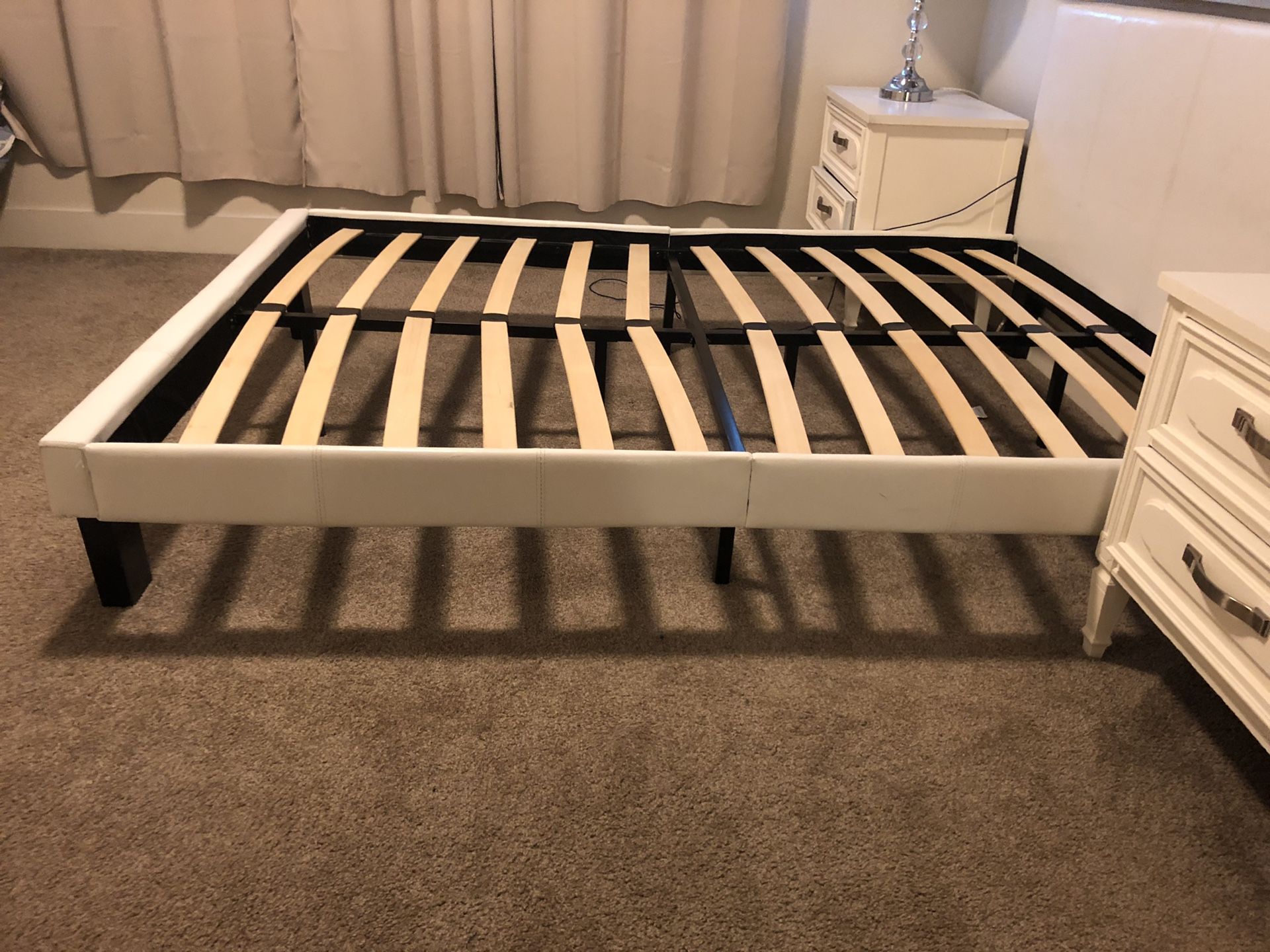 LARGE FULL SIZE PLATFORM BED WHITE HEADBOARD, BED FRAME & MEMORY FOAM