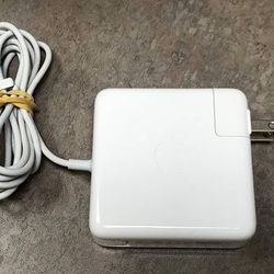 Apple 60W MagSafe Power Adapter (for MacBook and 13-inch MacBook Pro) 