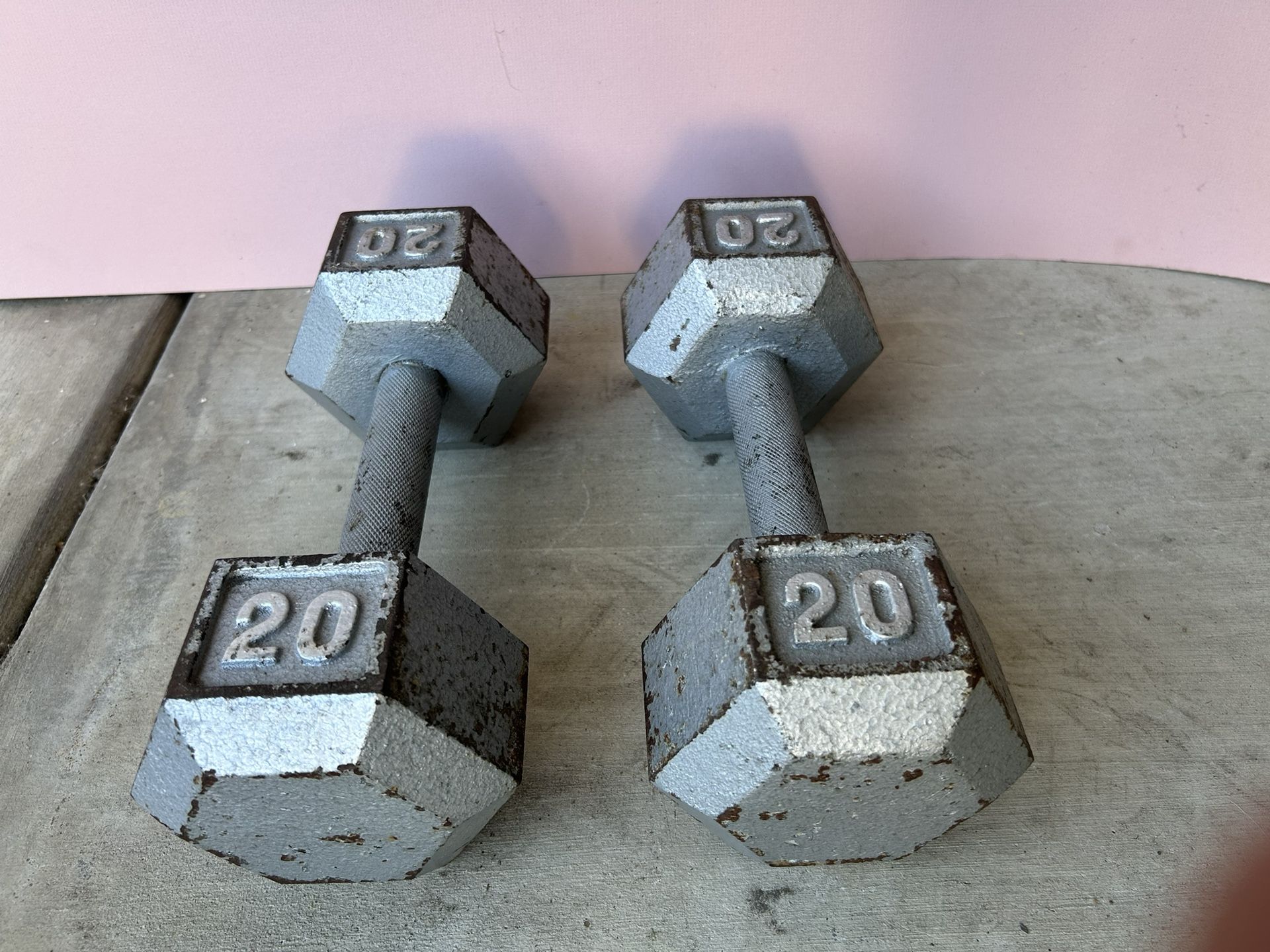 Set Of Two 20 Pound Dumbbells Hex