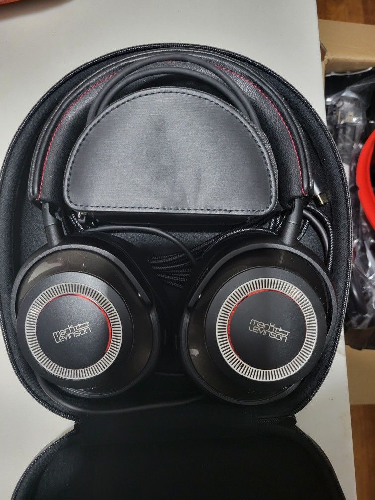 Mark Levinson 5909 Headphones